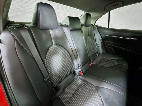 Used 2020 Toyota Camry SE image 24