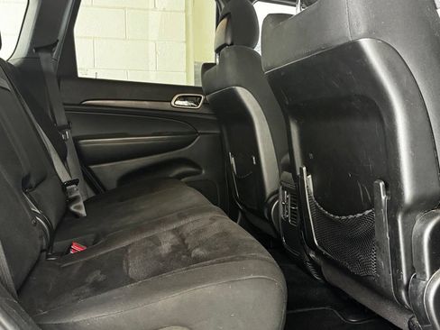 Used 2014 Jeep Grand Cherokee Laredo w/ Trailer Tow Group IV RWD image 8