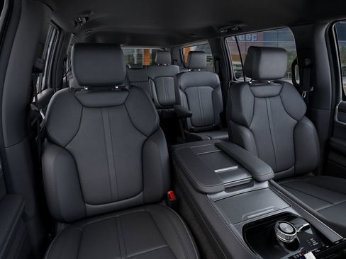 New 2026 Jeep Grand Wagoneer Limited AWD/4WD image 16