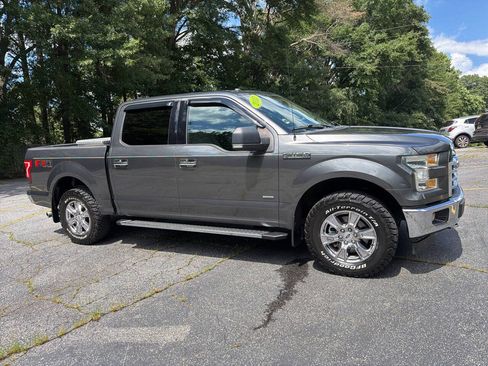 Used 2017 Ford F150 XLT w/ Equipment Group 301A Mid AWD/4WD image 9