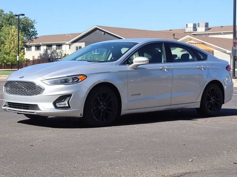 Used 2019 Ford Fusion Titanium FWD image 11