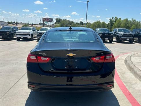Used 2025 Chevrolet Malibu LT FWD image 4