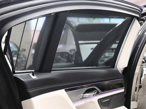 Used 2018 BMW 740i RWD image 30