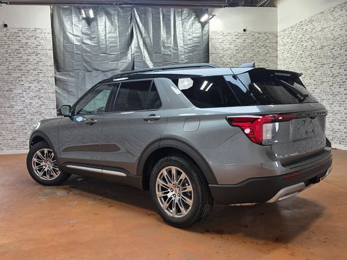 New 2026 Ford Explorer Platinum image 6