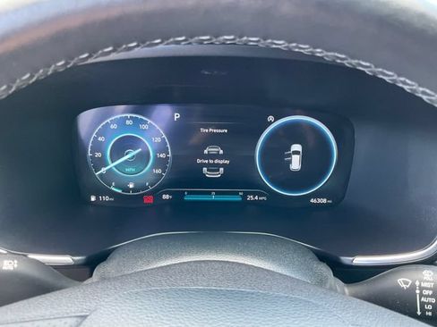 Used 2023 Hyundai Santa Fe Calligraphy FWD image 11