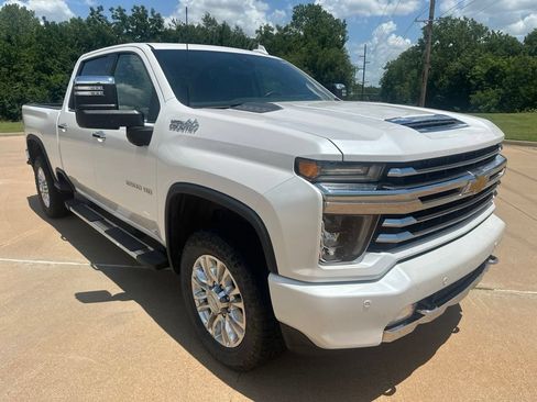 Used 2020 Chevrolet Silverado 2500 High Country w/ Technology Package AWD/4WD image 7