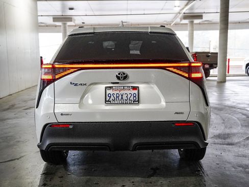 Used 2025 Toyota bZ4X XLE w/ Weather Package image 10