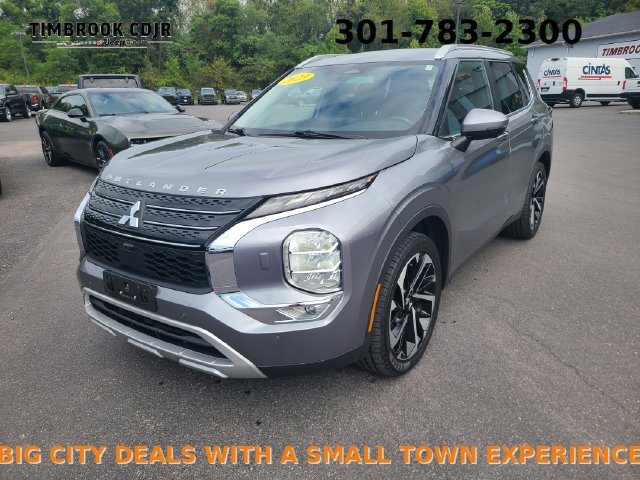 Used 2023 Mitsubishi Outlander SE AWD/4WD image 1