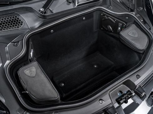 Used 2025 Lamborghini Revuelto AWD/4WD image 40