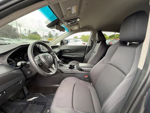 Used 2024 Toyota Venza LE AWD/4WD image 24
