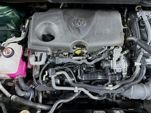 Used 2021 Toyota Sienna XLE FWD image 33