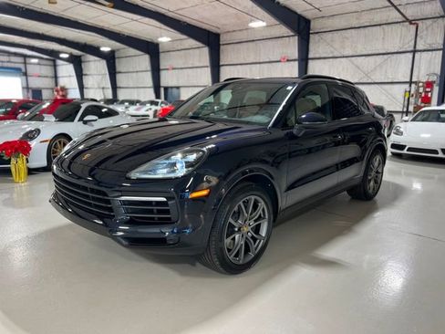 Used 2023 Porsche Cayenne Platinum Edition image 70