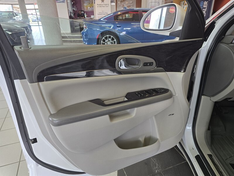 Used 2016 Buick Enclave Premium w/ Experience Buick Package FWD image 7