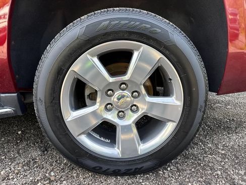 Used 2020 Chevrolet Suburban Premier AWD/4WD image 25