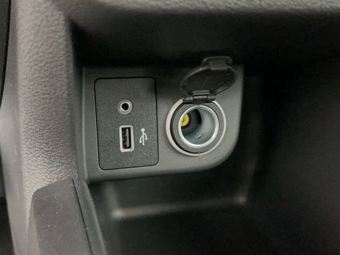 New 2025 Nissan Kicks Play S image 19