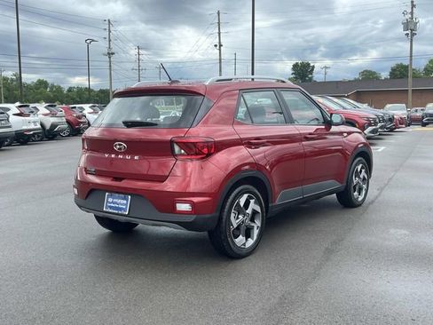 Certified 2025 Hyundai Venue SEL FWD image 5