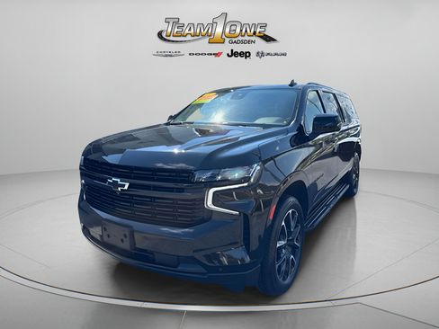 Used 2024 Chevrolet Suburban RST w/ Luxury Package AWD/4WD image 4