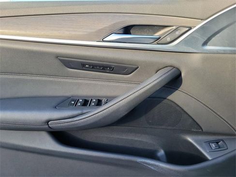 Used 2023 BMW 530i image 15
