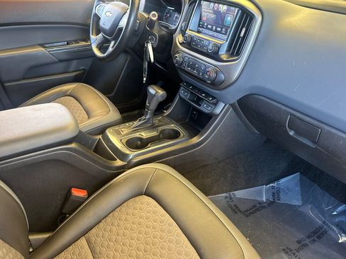 Used 2016 Chevrolet Colorado Z71 w/ Z71 Midnight Edition AWD/4WD image 18