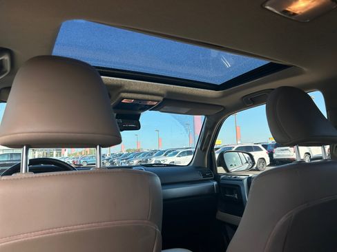 Used 2022 Toyota 4Runner SR5 Premium image 19