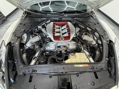 Used 2014 Nissan GT-R Black Edition image 24