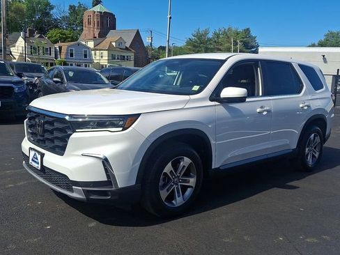 Used 2025 Honda Pilot EX-L image 3