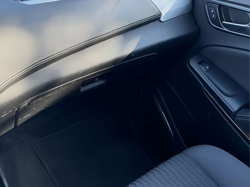 Used 2018 GMC Yukon SLE image 34