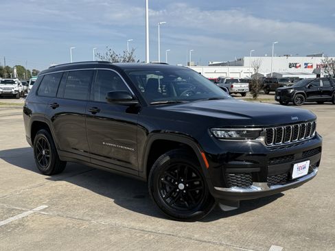 Used 2023 Jeep Grand Cherokee L Laredo image 2