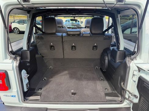 Used 2023 Jeep Wrangler Sahara image 45