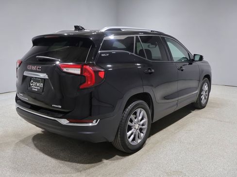 Used 2024 GMC Terrain SLT AWD/4WD image 2