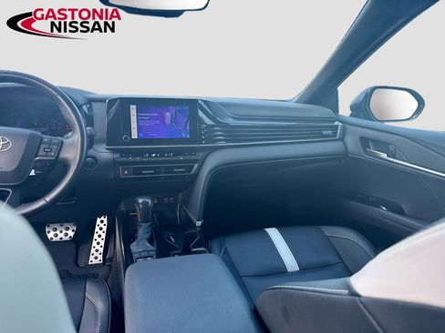 Used 2025 Toyota Camry SE w/ Convenience Package AWD/4WD image 31