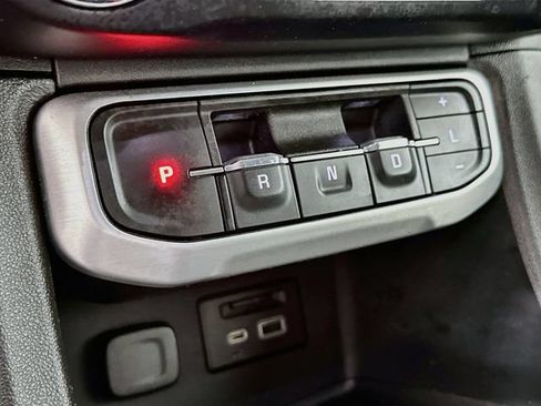 Used 2023 GMC Acadia SLT AWD/4WD image 22