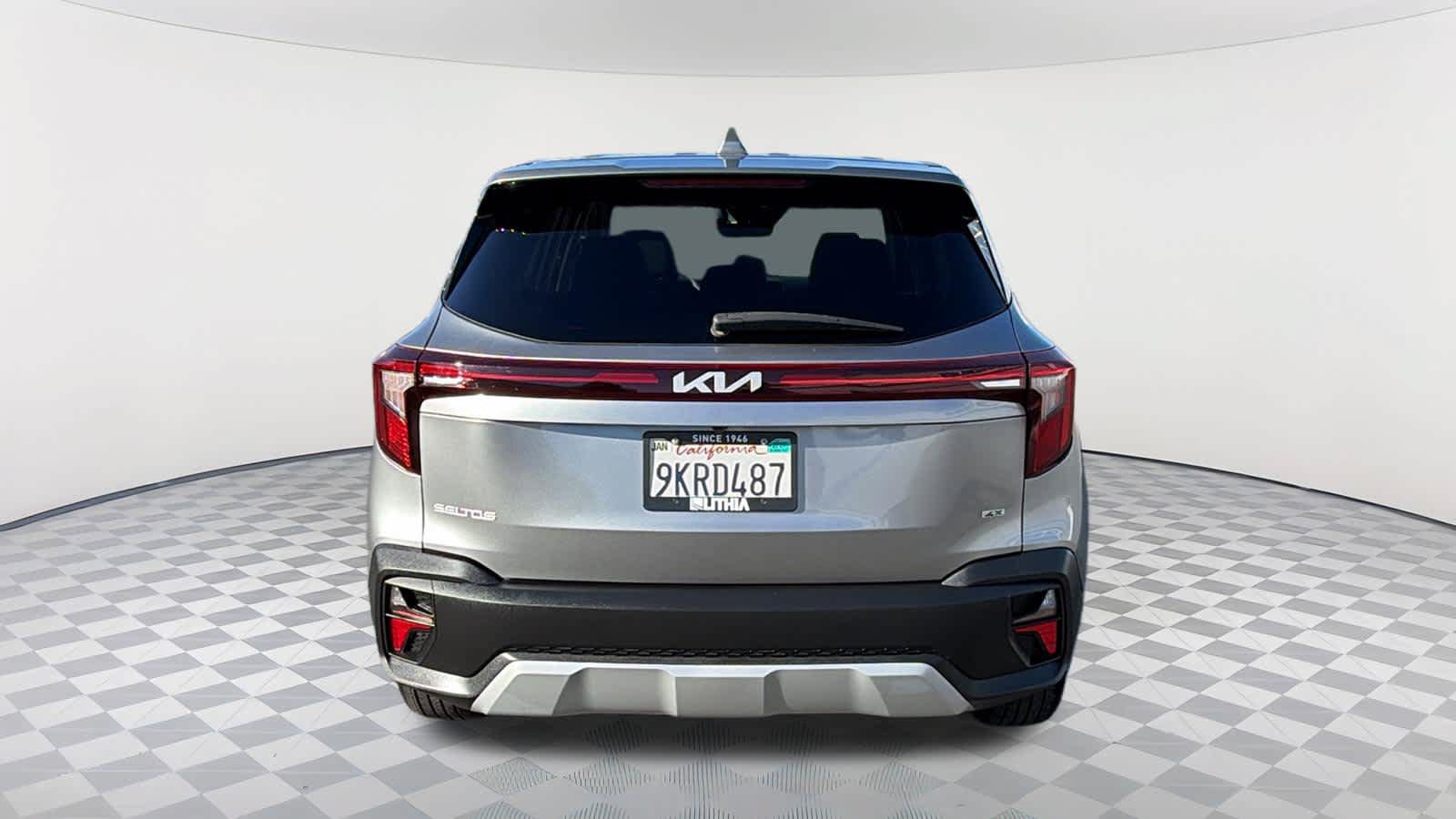 Used 2024 Kia Seltos LX AWD/4WD image 6
