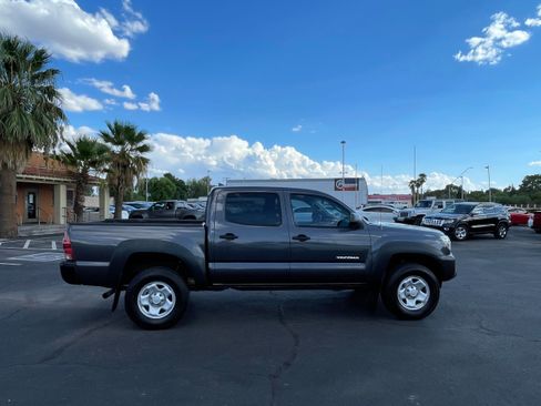 Used 2012 Toyota Tacoma PreRunner image 6
