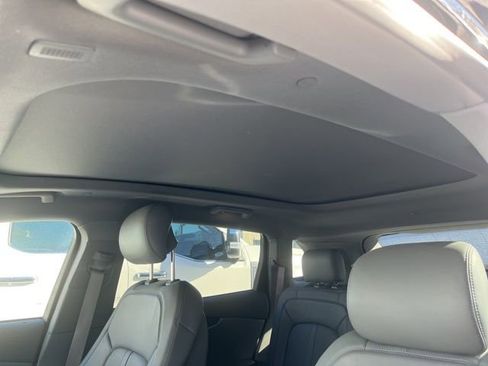 Used 2020 Lincoln Nautilus Reserve w/ Equipment Group 202A image 9