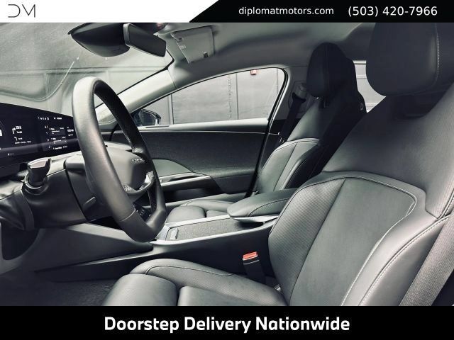 Used 2025 Lucid Air Pure RWD image 18