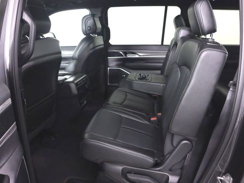 Used 2023 Jeep Wagoneer Series II w/ Premium Group I image 28