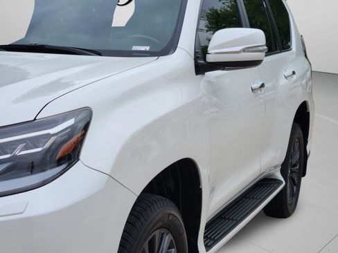 Certified 2023 Lexus GX 460 Luxury w/ Sport Design Package AWD/4WD image 40