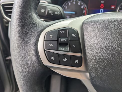 Used 2023 Ford Explorer XLT w/ Equipment Group 202A RWD image 32