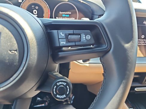 Used 2026 Porsche Cayenne E-Hybrid Coupe AWD/4WD image 19