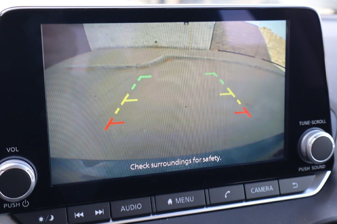 Used 2024 Nissan Sentra SV w/ Trunk Package FWD image 7