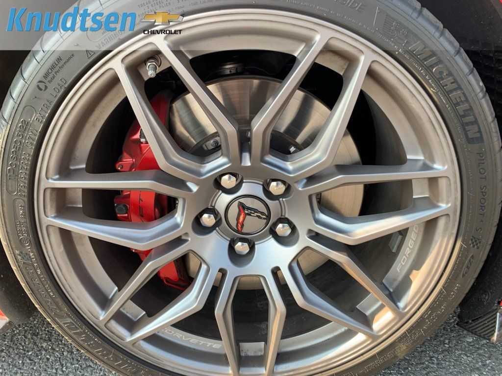 Used 2024 Chevrolet Corvette Z06 RWD image 9
