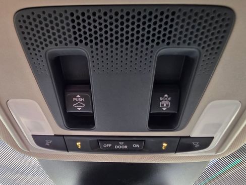 Used 2024 Honda Pilot Elite image 21