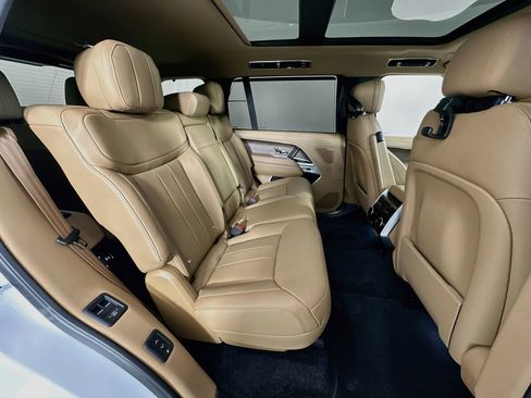 Certified 2025 Land Rover Range Rover Long Wheelbase SE AWD/4WD image 25