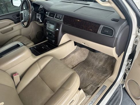 Used 2014 GMC Yukon Denali RWD image 38