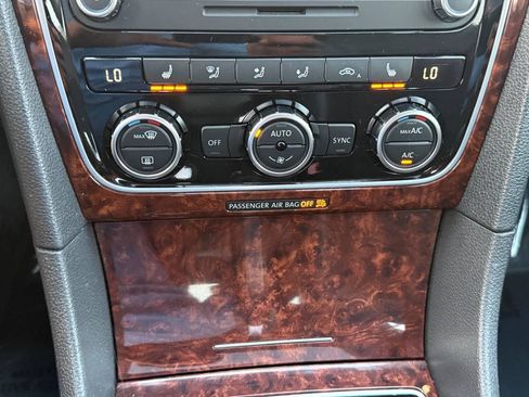 Used 2013 Volkswagen Passat 2.5 SEL FWD image 50