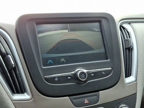 Used 2017 Chevrolet Malibu LS image 19