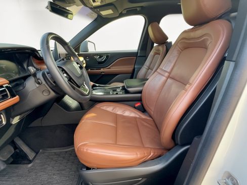 Used 2022 Lincoln Aviator Reserve w/ Equipment Group 201A AWD/4WD image 5