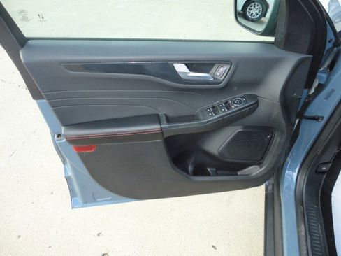 Used 2024 Ford Escape ST-Line image 3