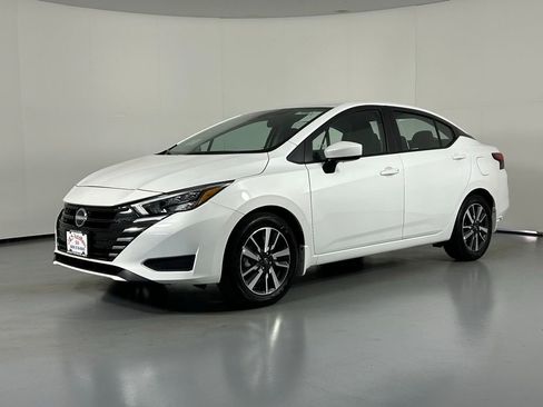 Used 2025 Nissan Versa SV w/ Trunk Package image 3